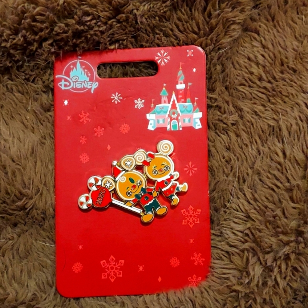 Mickey and Minnie pin
